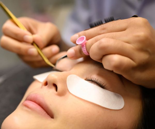Summer Ready, Effortlessly: Why Lash Extensions Are Your Ultimate Warm Weather Beauty Upgrade